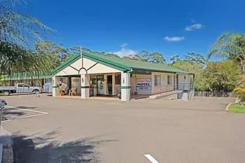 Colonial Palms Motel - Image 1