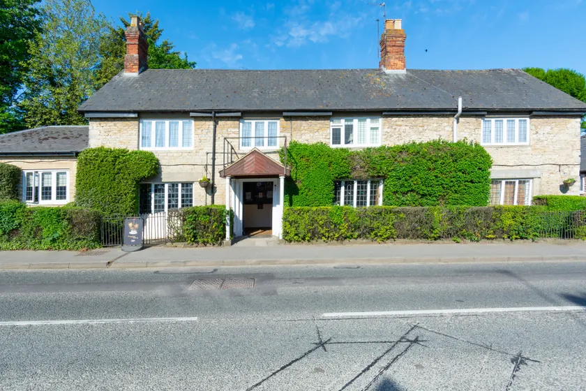 the Jersey Arms Hotel - Image 1