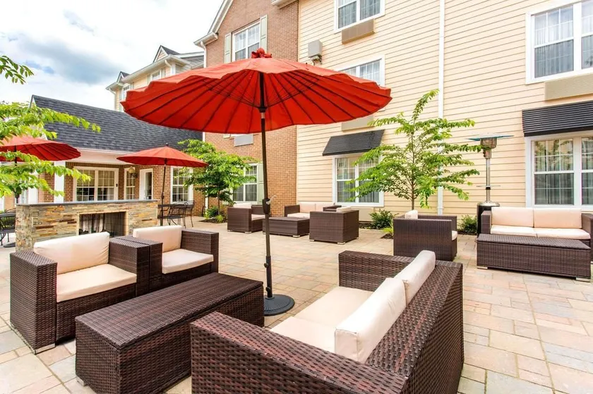 MainStay Suites Sterling near Dulles Town Center - Image 1