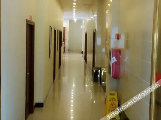 Yayi Hotel - Image 1