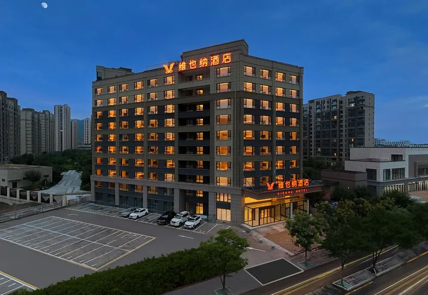 Vienna Hotel - Image 1