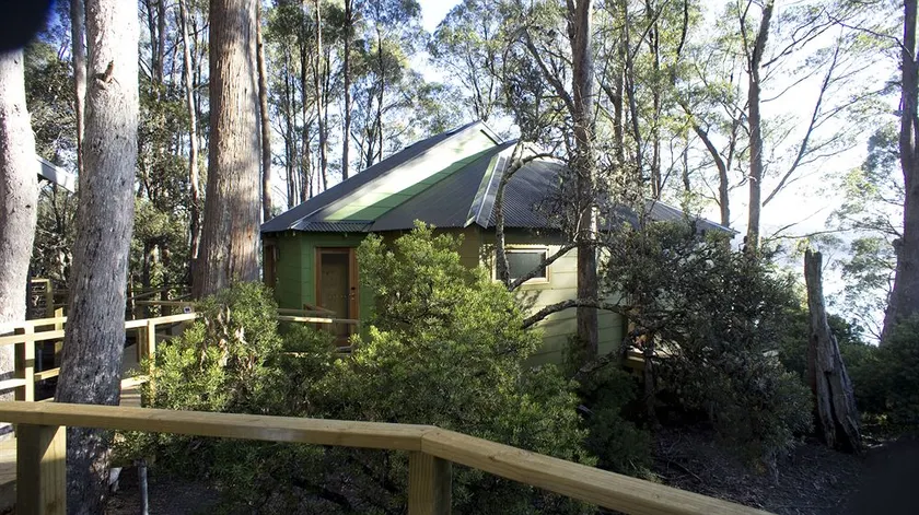 Lake St Clair Lodge - Image 1