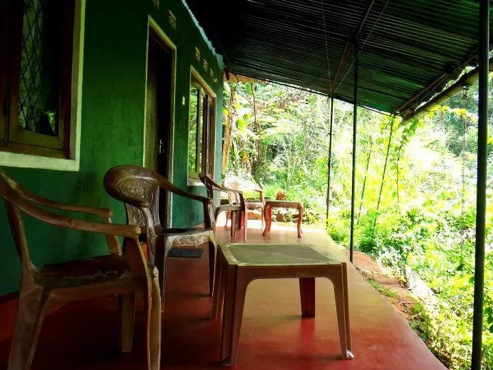Haniffas Holiday Inn - Image 1