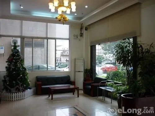 Lis Hotel - Image 1