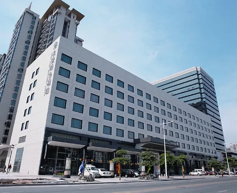 Dong Rong Hotel - Image 1