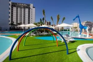 SUITOPIA SOL Y MAR SUITES HOTEL - Image 1