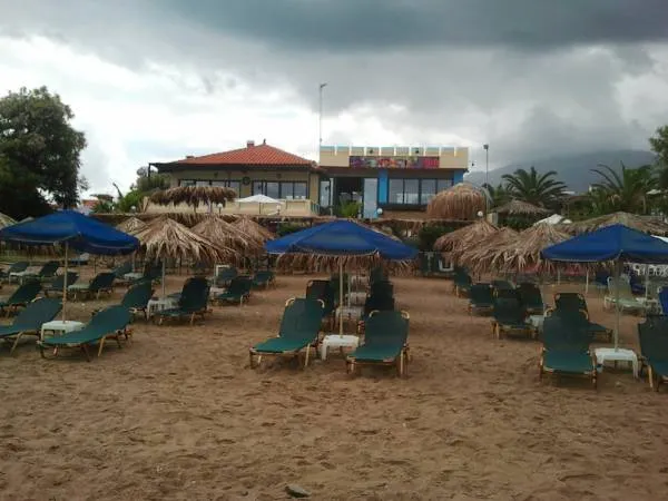 SANDY BEACH - Image 1