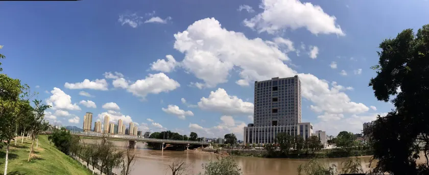 Huichang International Hotel - Image 1