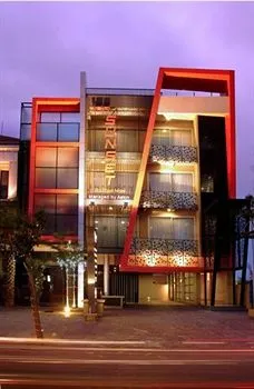 100 Sunset Boutique Hotel - Image 1