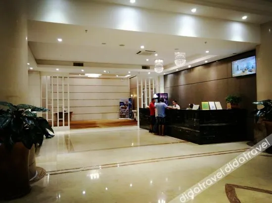 Bafang Junyue Hotel - Image 1