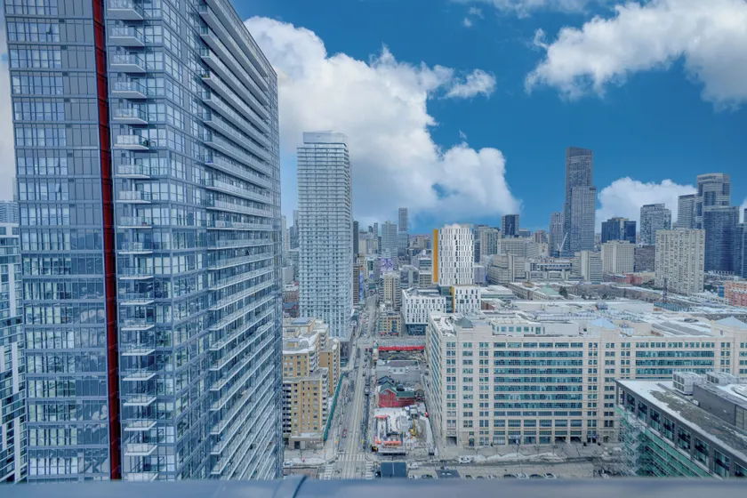 Panorama Suites Downtown Toronto - Image 1