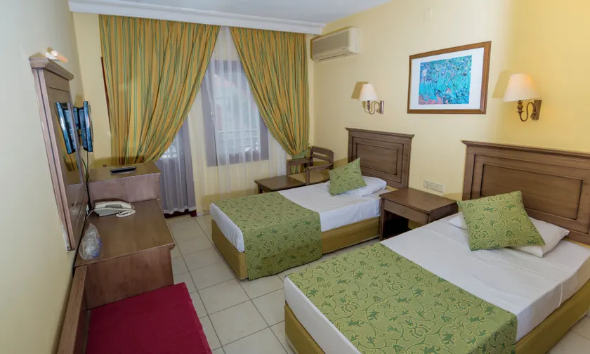 Club Tropical Beach - Image 1