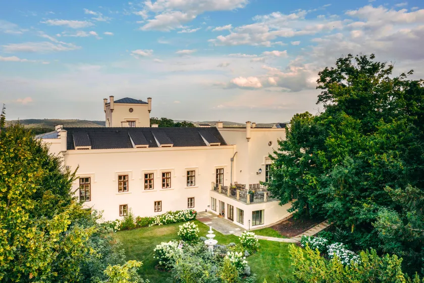 Chateau Trnova - Image 1