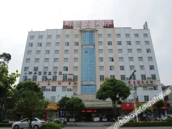 DONGMENG HOTEL(Qinzhou Easter Railway Station) - Image 1