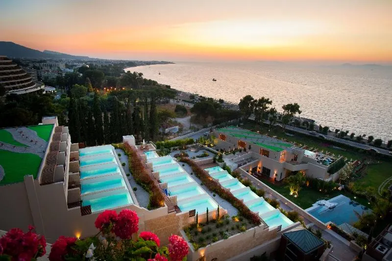 ELITE SUITES by Rhodes Bay - Image 1