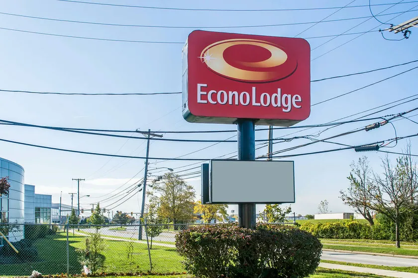 Econo Lodge - Image 1