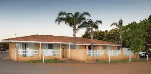 The Rhodeside Lodge - Image 1