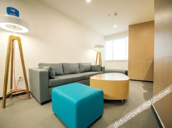Lifeng Hotel (Chunxi Road Subway Station Branch, Taikoo Li, Chengdu) - Image 1