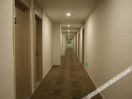 Hanting Express Quanzhou Bus Station Hotel - Image 1