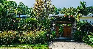 Kiwuki Beachfront Villa - Image 1