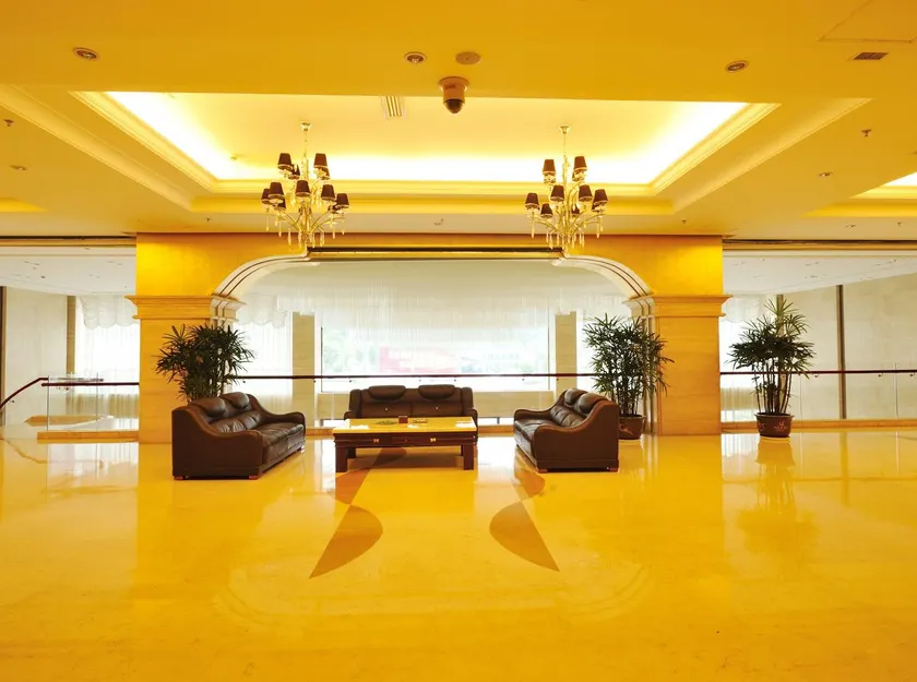 Yunhe Warwick International Hotel - Image 1