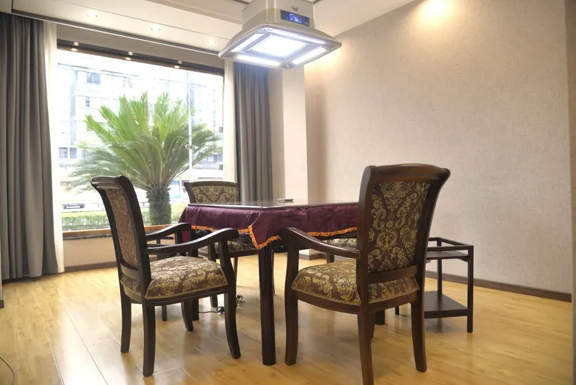 Qianwei Xile Hotel - Image 1