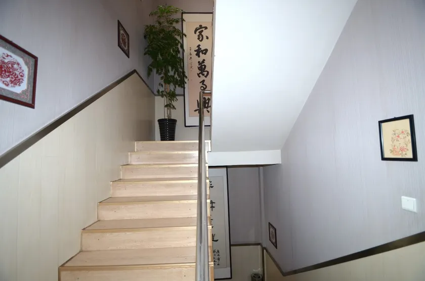 Home and Hotel - Image 1