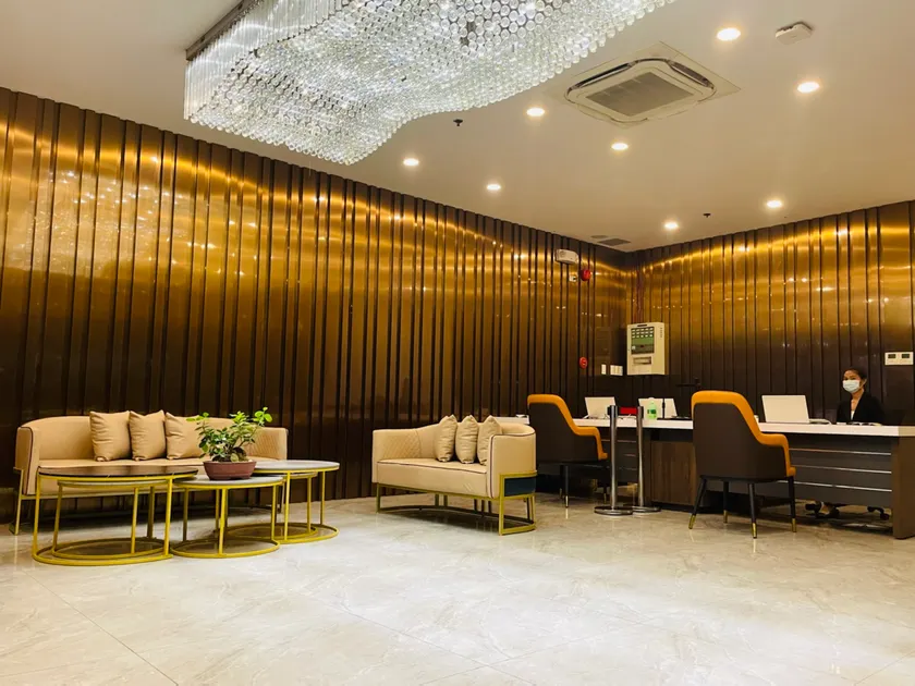 Guangdong Hotel 广东大酒店 - Image 1