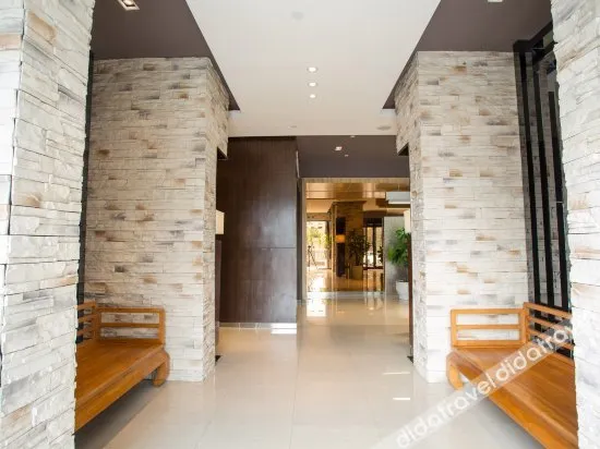 Yanpan Bieyuan Hotel (Dujiangyan Scenic Area Lidui Park) - Image 1