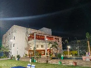 Moments Resort - Image 1