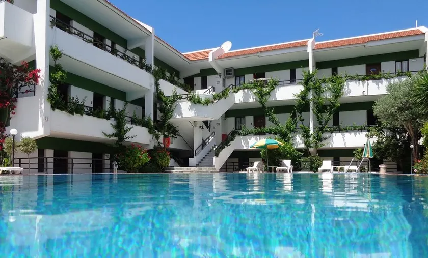 Terinikos Sunny Garden Hotel - Image 1