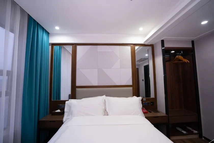 Berman Hotel (Yulin Bobai Hakka Culture Pedestrian Street) - Image 1