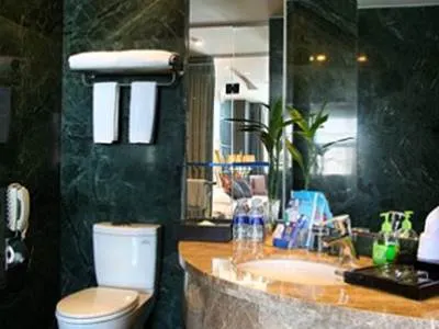 Ourland Hotel - Image 1