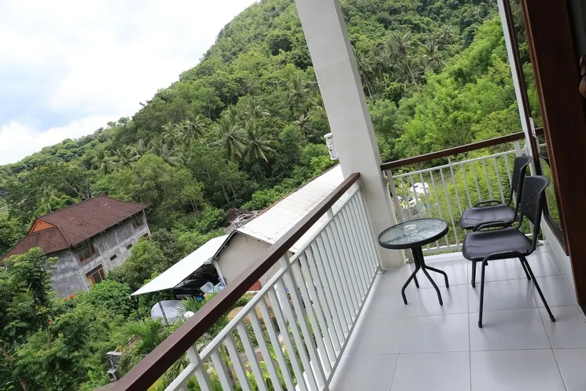Dewi Villa Padangbai Hotel - Image 1