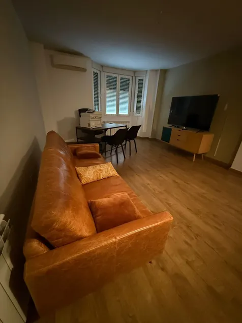 Room Today Madrid Gabriel Usera - Image 1