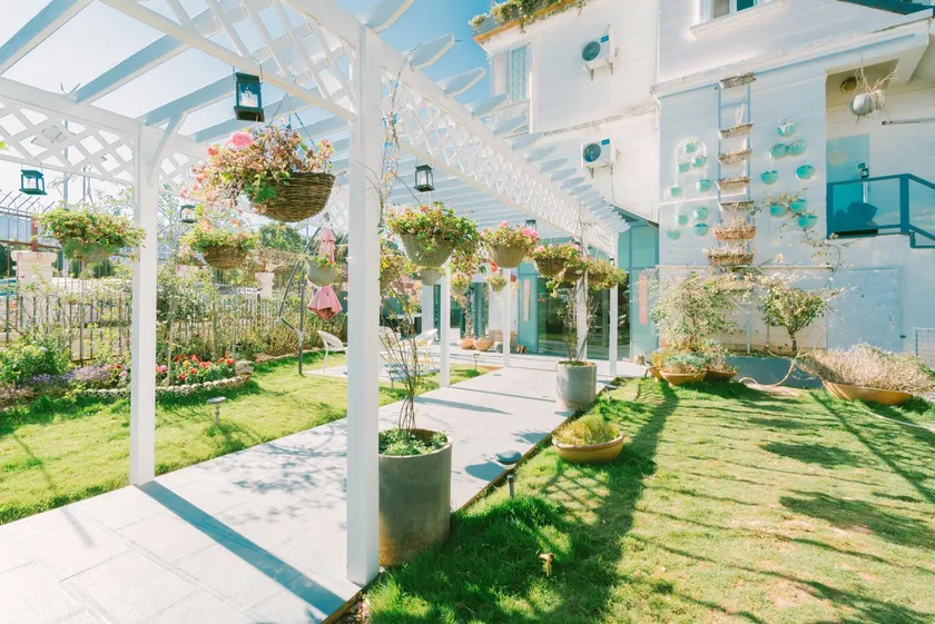 Floral Hotel·Lotto hotel (Kunming Dianchi Haigeng Dam) - Image 1
