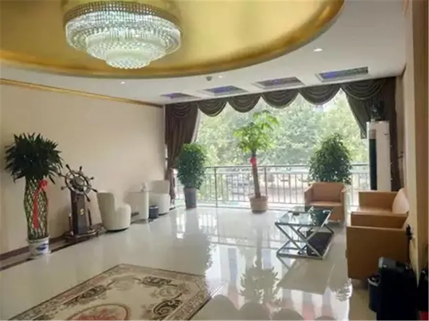 Echeng Hotel - Image 1