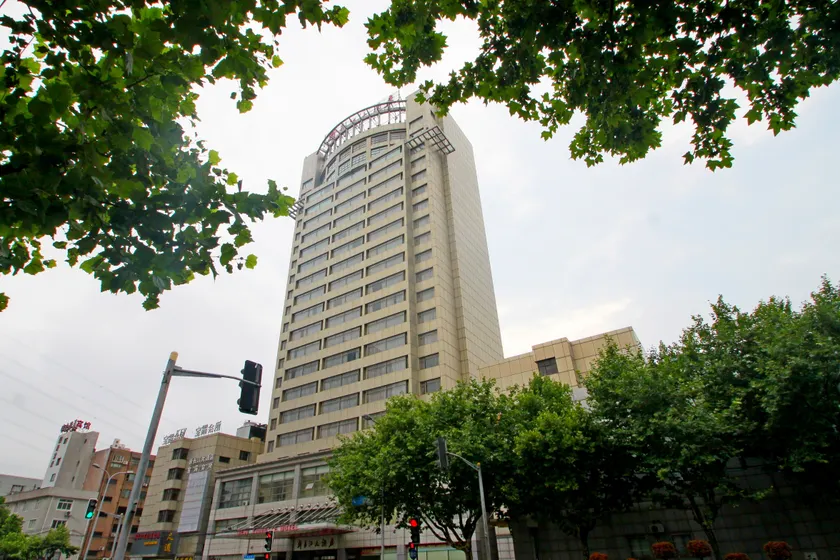 Xinchangjiang Hotel - Image 1