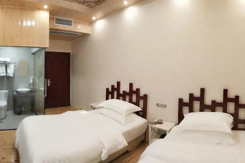 Huayuan Cha Dong Yu Hua Guest House - Image 1