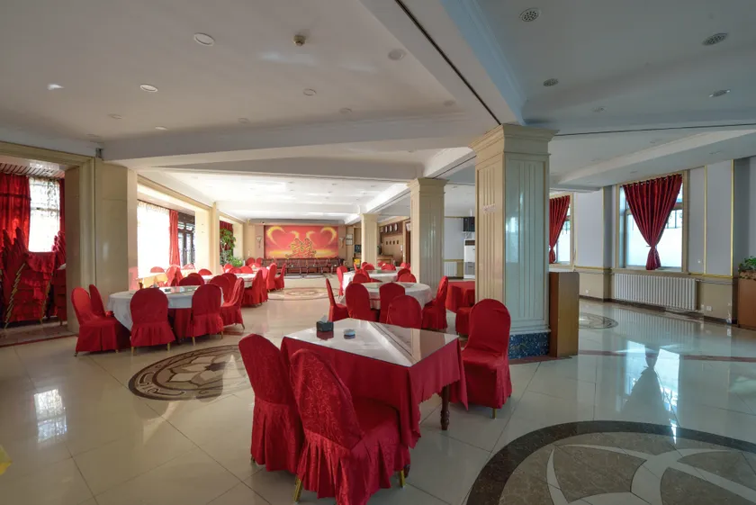 Dalian Yinbo Hotel - Image 1