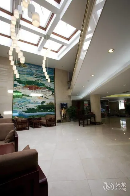 The Qomolangma Hotel - Image 1