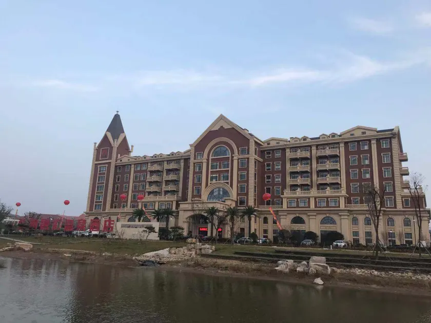 Hongrun Hot Spring Resort Hotel - Image 1