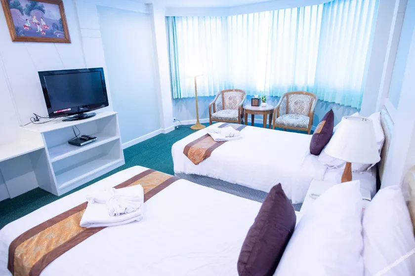 Prompiman Hotel - Image 1