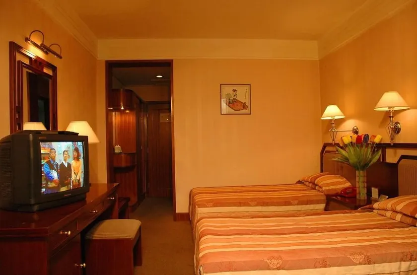 Guijing Business Hotel - Image 1