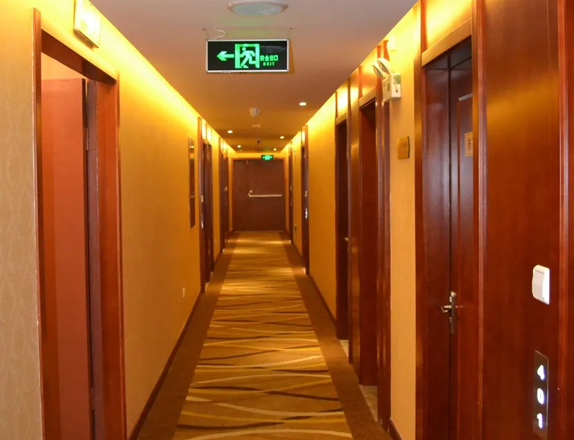 Ruidu Hotel (Yichang Binjiang Park Jiefang Road Pedestrian Street Branch) - Image 1