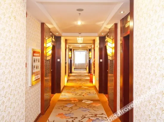 Ruilong Business Hotel - Image 1
