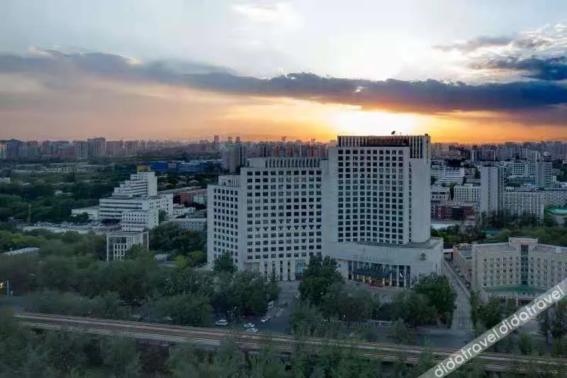 Jinling Hotel Beijing - Image 1