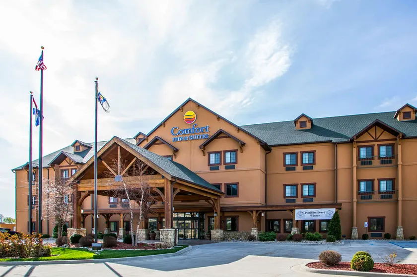 Comfort Inn & Suites Chillicothe - Image 1