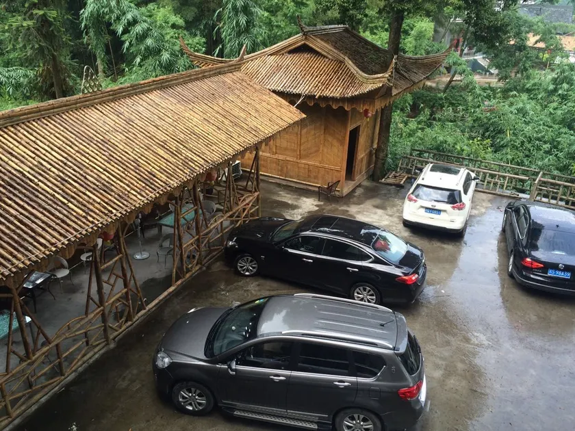 Bamboo Sea Qing Yun Villa Hotel - Image 1