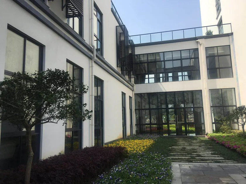 Huiyuan International Hotel - Image 1